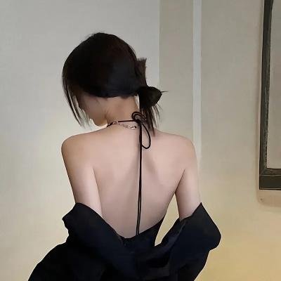 只是陌生人